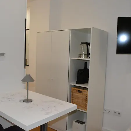 Studio Apartment *